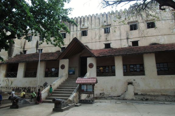 Der Eingang zum Fort in der Altstadt von Lamu, die zum UNESCO-Weltkulturerbe gehört.